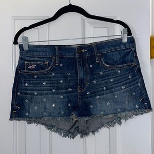 Hollister diamond design jean shorts 28